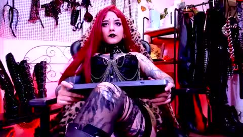 Agatha Fox online show from November 2025 07:13:02 PM