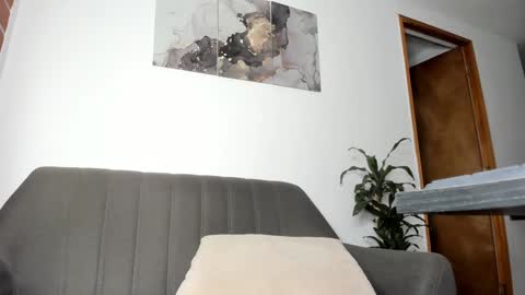 Snapshot of agelinaferrara chatting on January 2025 04:07:01 AM Sara Mesa online show from January 2025 04:07:01 AM