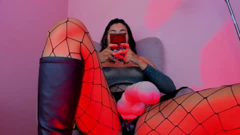 Snapshot of agnes_jones chatting on December 2024 04:04:01 PM agnes_jones online show from December 2024 04:04:01 PM