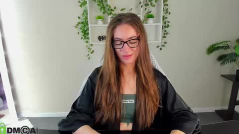 agnes wells online show from November 2025 09:21:01 AM