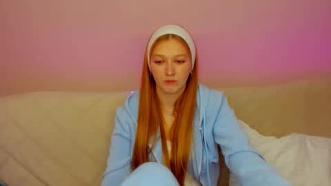 AgnesArden online show from November 2025 02:07:02 PM