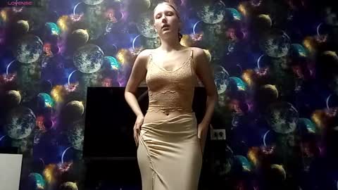 Monica online show from November 2025 03:25:01 PM