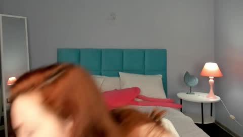 Agnia White online show from November 2025 10:48:01 AM