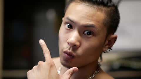 Snapshot of ah_ha chatting on April 2026 08:00:02 AM ah_ha online show from April 2026 08:00:02 AM