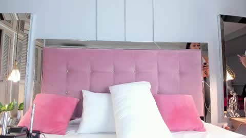 AHINOA online show from December 2025 08:15:02 PM