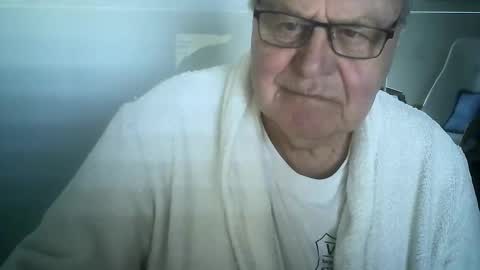 Snapshot of ahmole chatting on December 2024 09:22:01 AM Ole online show from December 2024 09:22:01 AM