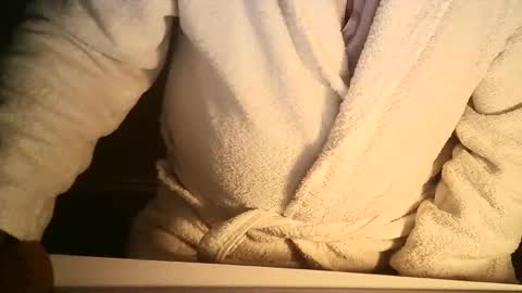 Snapshot of ahmole chatting on November 2025 01:48:02 AM Ole online show from November 2025 01:48:02 AM