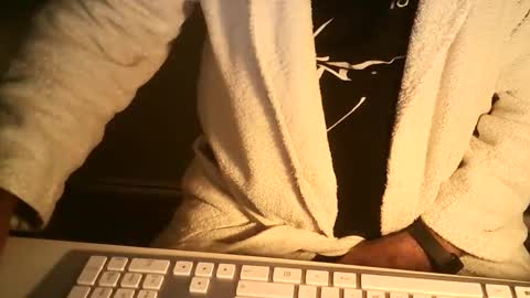 Snapshot of ahmole chatting on November 2025 11:21:02 PM Ole online show from November 2025 11:21:02 PM