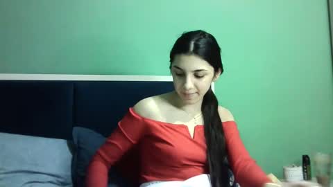 Selena online show from January 2025 04:25:01 PM