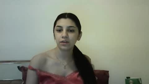 Selena online show from October 2025 05:48:02 AM