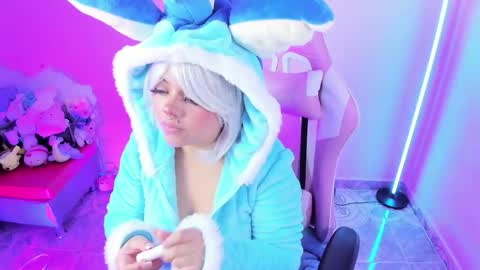 Ahri help me get to 100  online show from December 2025 03:34:01 AM