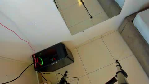 AHSLY online show from April 2026 11:38:02 AM