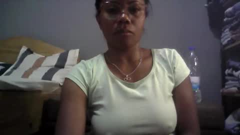 Snapshot of aicha_boobs chatting on October 2025 04:02:01 PM Aicha boobs online show from October 2025 04:02:01 PM