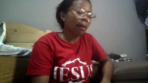 Snapshot of aicha_boobs chatting on October 2025 06:41:02 PM Aicha boobs online show from October 2025 06:41:02 PM