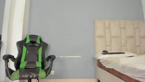 karoline  online show from December 2024 12:19:01 AM