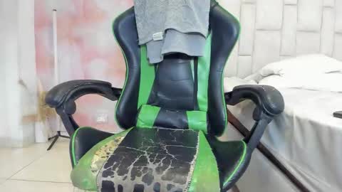 karoline  online show from October 2025 05:47:02 PM