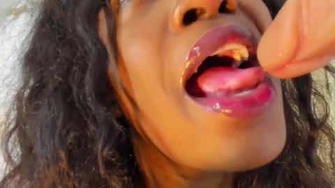 Aida  online show from February 2025 08:10:02 AM