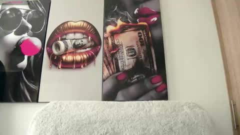 Aida  online show from October 2025 08:18:01 PM