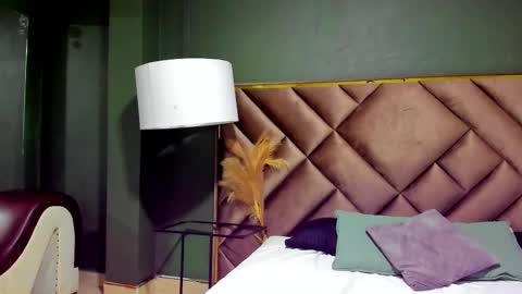 Snapshot of aiden_royce chatting on September 2025 11:48:01 PM aiden_royce online show from September 2025 11:48:01 PM