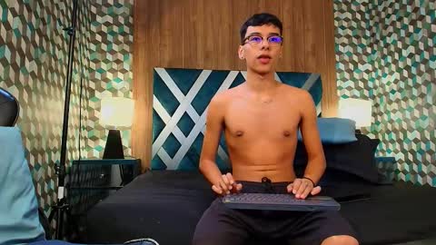 Snapshot of aiden_royce chatting on September 2025 07:57:01 PM aiden_royce online show from September 2025 07:57:01 PM