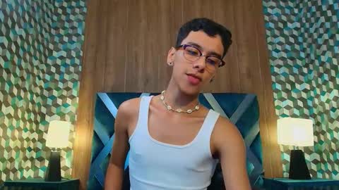 Snapshot of aiden_royce chatting on September 2025 10:33:02 PM aiden_royce online show from September 2025 10:33:02 PM