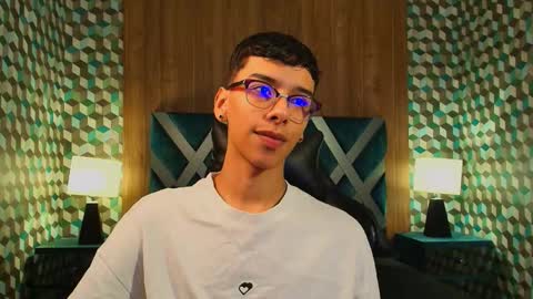 Snapshot of aiden_royce chatting on November 2025 11:07:02 PM aiden_royce online show from November 2025 11:07:02 PM