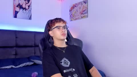 Aiden  online show from October 2025 12:05:02 PM