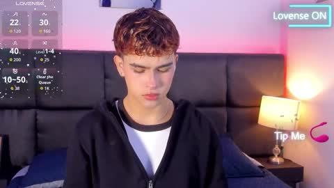 Aiden  online show from October 2025 12:06:02 PM