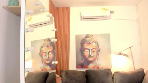 Alisson online show from November 2025 07:49:02 PM