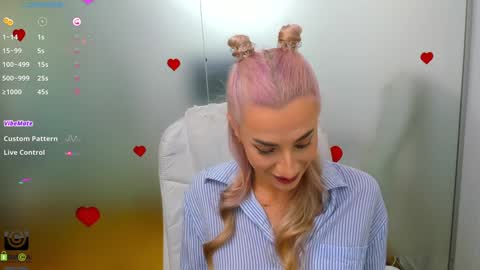 Snapshot of aileen_williams chatting on September 2025 07:32:01 AM Allie online show from September 2025 07:32:01 AM