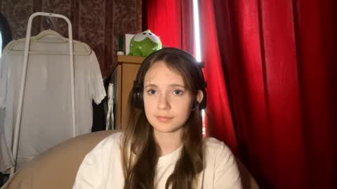 Kira online show from October 2025 10:12:02 AM