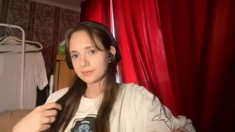 Kira online show from October 2025 10:13:02 AM