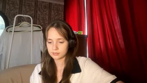 Kira online show from October 2025 11:08:02 AM