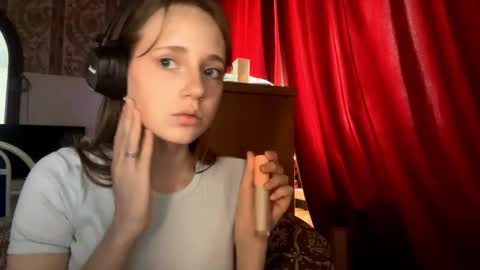 Kira online show from October 2025 09:10:02 AM