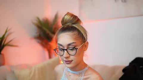  Aileen  online show from October 2025 07:38:02 PM