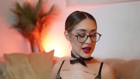  Aileen  online show from November 2025 08:08:02 PM