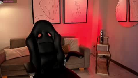  AILEEN VEGA  online show from December 2024 05:34:01 PM