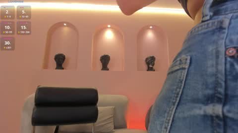  AILEEN VEGA  online show from January 2025 11:43:01 AM