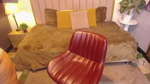 Ailyn rouss online show from April 2026 01:48:02 PM