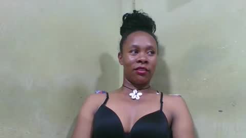 Snapshot of aimee982179 chatting on April 2026 05:36:01 PM aimee982179 online show from April 2026 05:36:01 PM