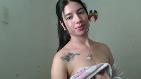 Snapshot of aine_ileana chatting on April 2026 11:33:02 PM J online show from April 2026 11:33:02 PM
