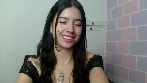 Snapshot of aine_ileana chatting on May 2026 04:13:02 PM J online show from May 2026 04:13:02 PM