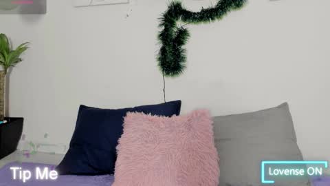 Ainoa  online show from December 2025 12:32:02 PM