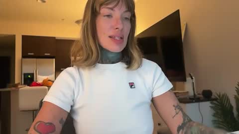 Airgead online show from November 2025 08:52:02 PM