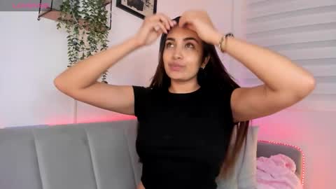 Snapshot of aisha_es chatting on February 2026 11:04:02 PM Aisha online show from February 2026 11:04:02 PM