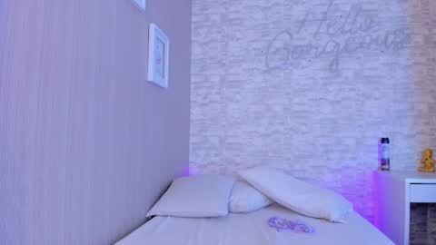 Aisha online show from February 2025 03:15:02 AM