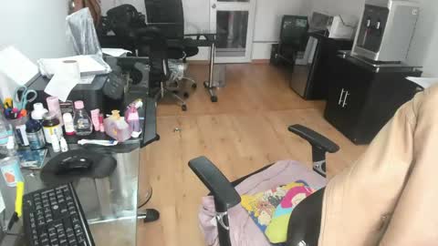 Snapshot of aisha_latina chatting on April 2026 03:40:02 PM Katie online show from April 2026 03:40:02 PM