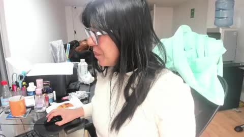 Snapshot of aisha_latina chatting on April 2026 02:18:02 PM Katie online show from April 2026 02:18:02 PM