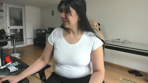 Snapshot of aisha_latina chatting on June 2026 02:19:01 PM Katie online show from June 2026 02:19:01 PM