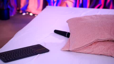 Lora online show from January 2025 12:13:01 PM